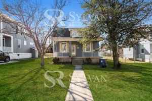 featured image of 2805 Roselawn Ave