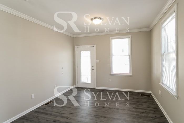 2805 Roselawn Ave - Photo 4 of 17