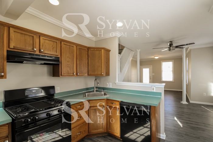 2805 Roselawn Ave - Photo 7 of 17