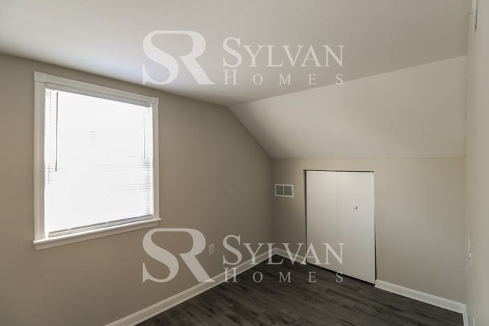 2805 Roselawn Ave - Photo 6 of 15