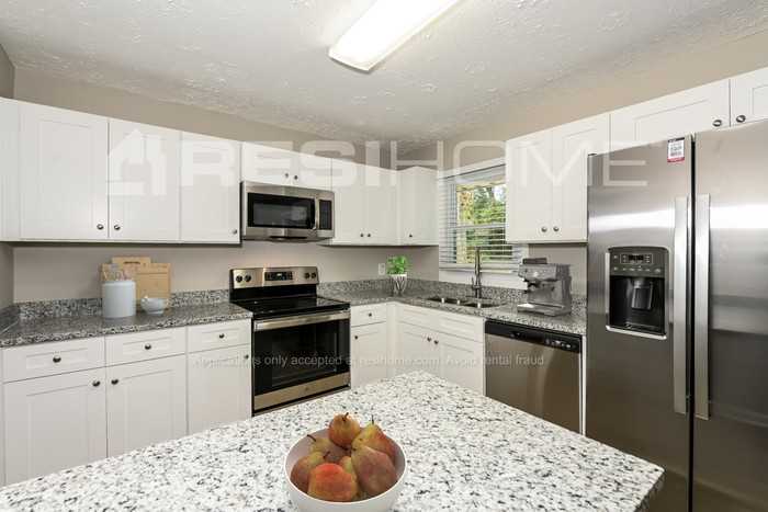 4146 Conley Cir - Photo 2 of 16