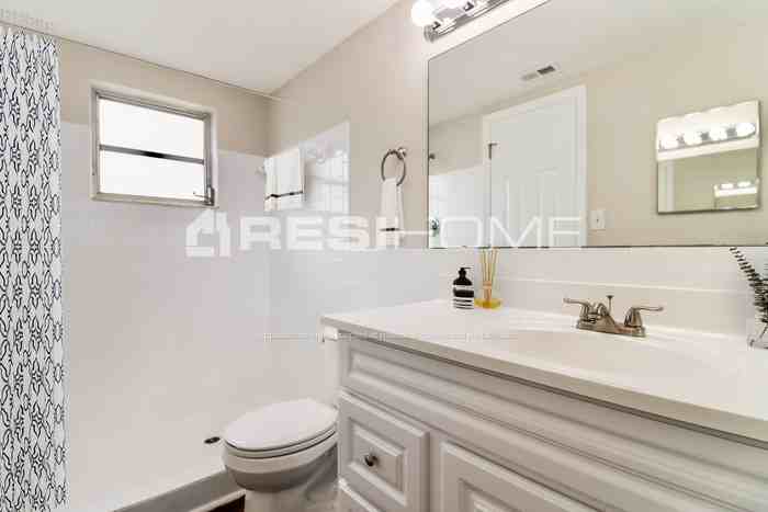 9200 Greenbriar Ln - Photo 5 of 15