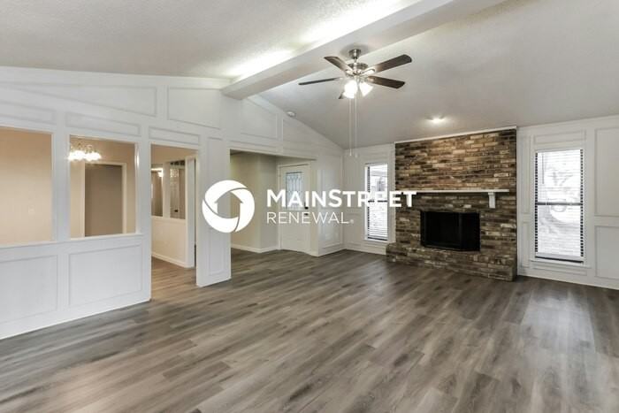 1421 Pine Hill Dr - Photo 4 of 17