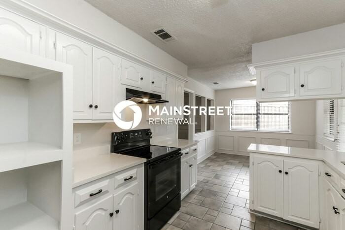 1421 Pine Hill Dr - Photo 7 of 17