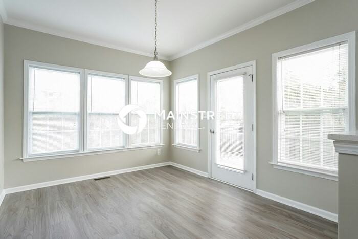 203 Majestic Oak Drive - Photo 4 of 17