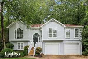 featured image of 2825 Candler Run Sw