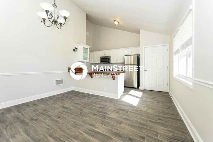 589 Springmont Blvd - Photo 7 of 17