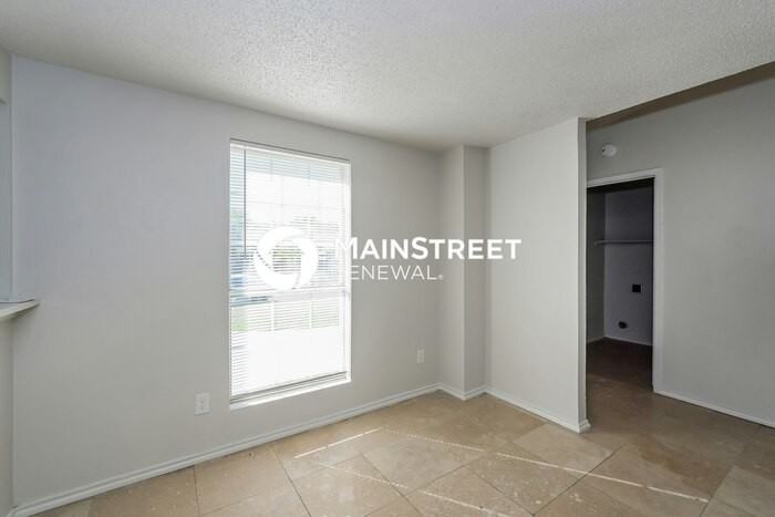 3805 Bigleaf Ln - Photo 6 of 16