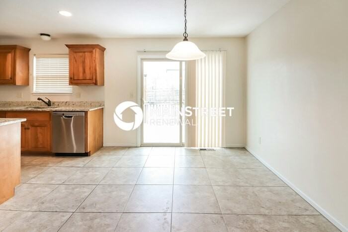 421 Sunflower Dr - Photo 4 of 17