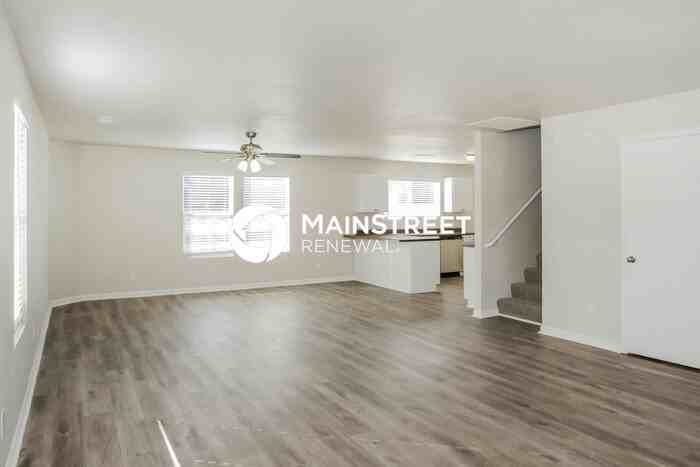 410 Jasmine Drive - Photo 4 of 17