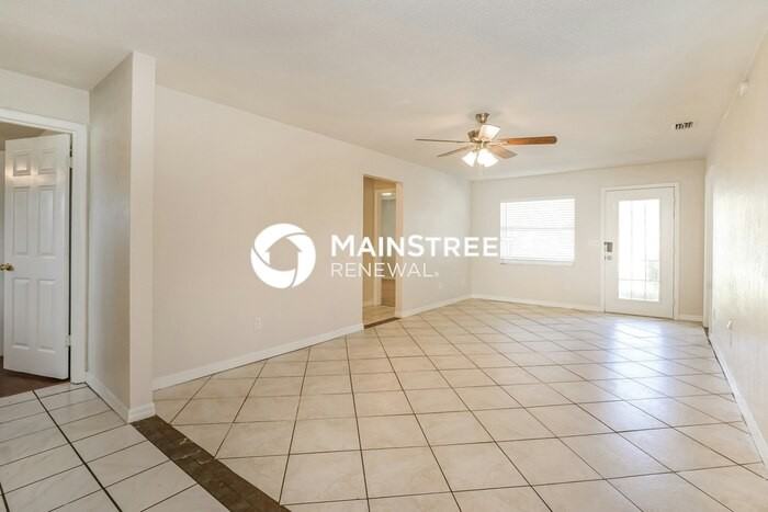 301 Farmbrook Rd - Photo 4 of 16