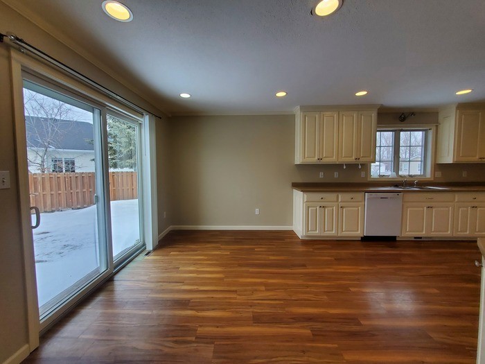 2336 Keystone Ct - Photo 7 of 32