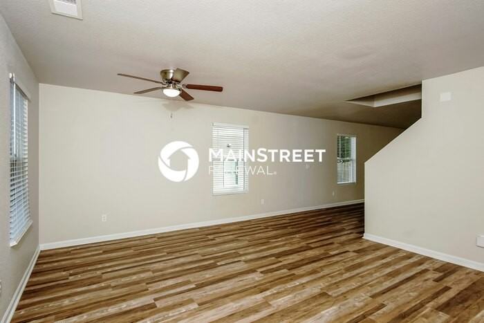 202 Valleyside Dr Ne - Photo 4 of 17