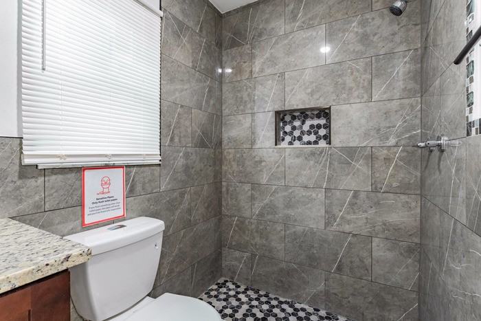 8302 N Mulberry St - Photo 2 of 12