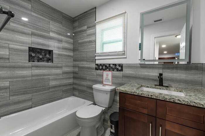 8302 N Mulberry St - Photo 7 of 12