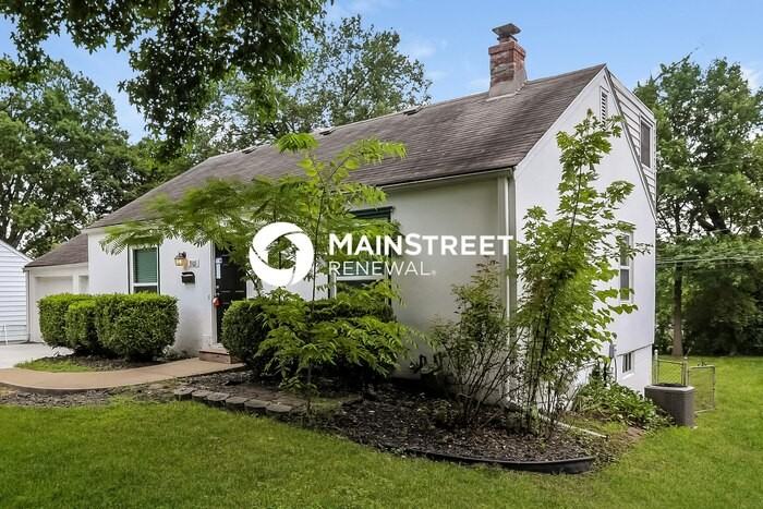 3101 Northeast 56th Street - Photo 2 of 18