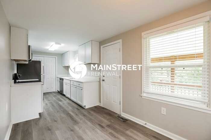 3101 Northeast 56th Street - Photo 6 of 18