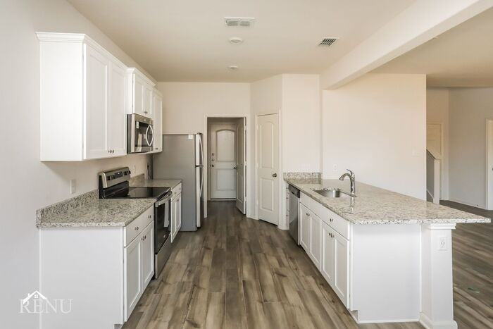 2030 Delta Downs Dr #2030DD - Photo 3 of 17