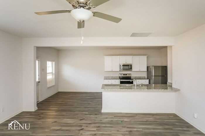 2030 Delta Downs Dr #2030DD - Photo 4 of 17