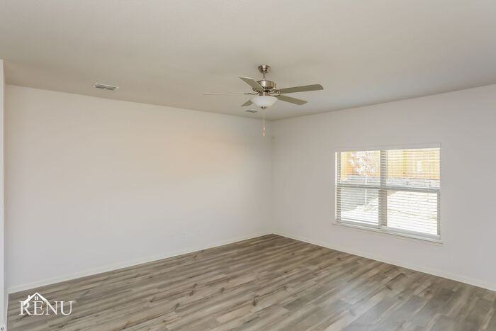 2030 Delta Downs Dr #2030DD - Photo 5 of 17