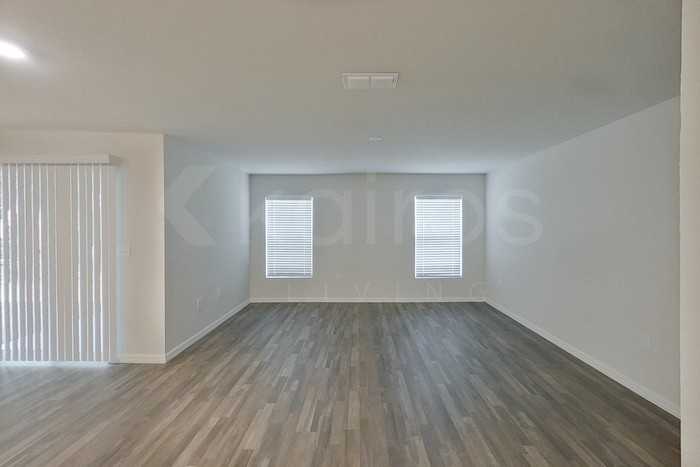 1190 South San Mateo Drive - Photo 2 of 20