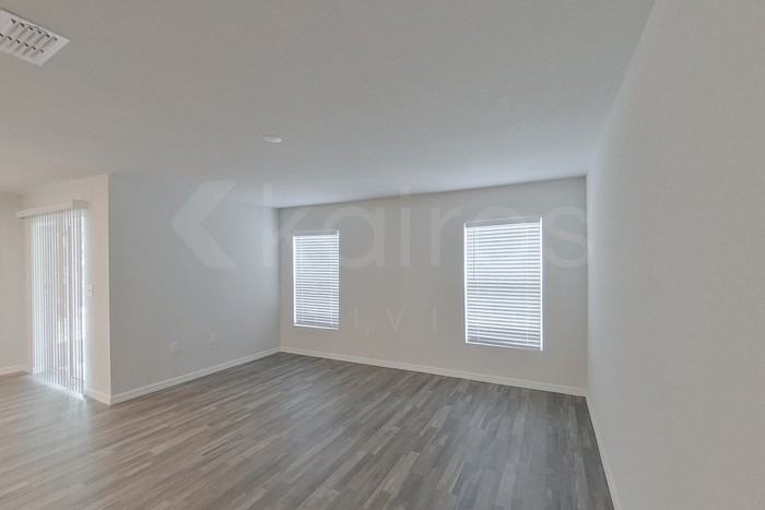 1190 South San Mateo Drive - Photo 4 of 20