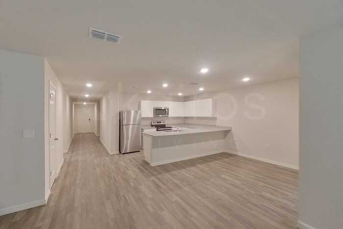 1190 South San Mateo Drive - Photo 5 of 20