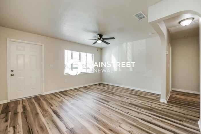 1318 Arrow St - Photo 3 of 16