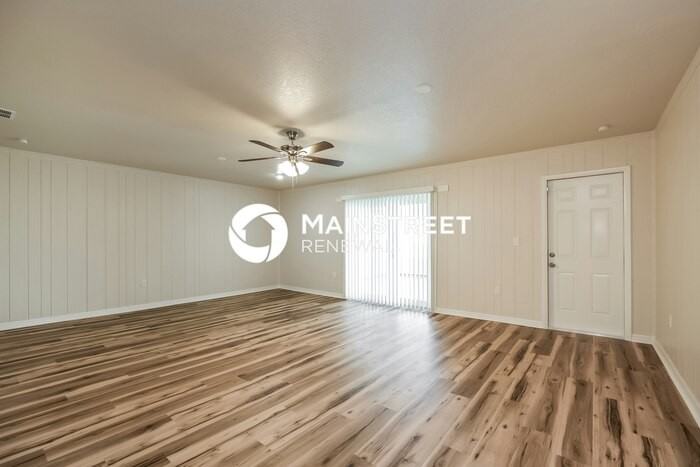 1318 Arrow St - Photo 4 of 16