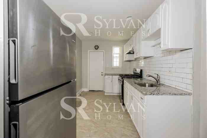 3544 Chesterfield Ave - Photo 7 of 15