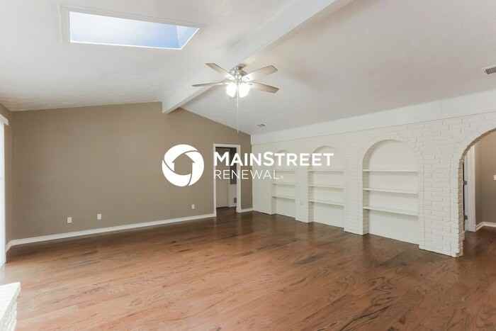 1608 Cloisters Way - Photo 3 of 16