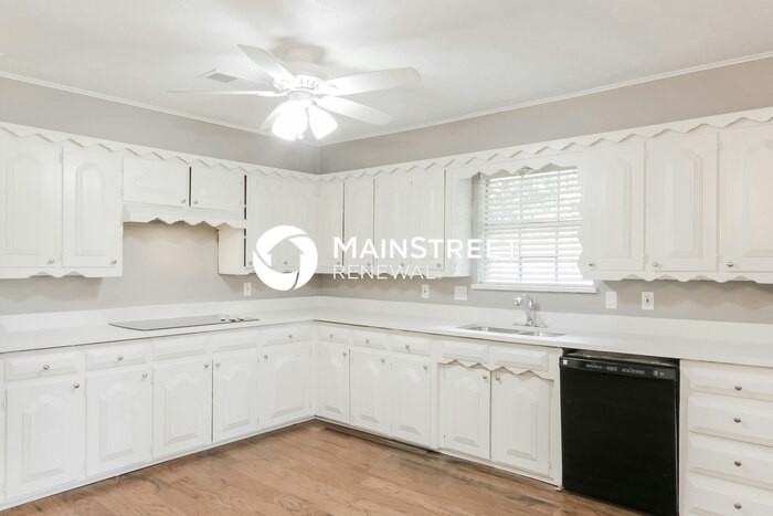 1608 Cloisters Way - Photo 6 of 16