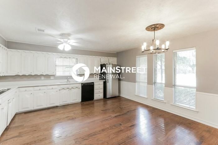 1608 Cloisters Way - Photo 7 of 16