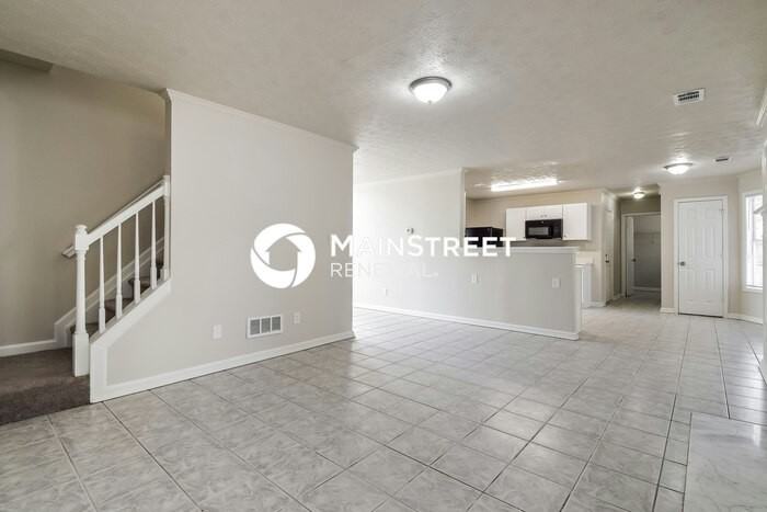 742 Riverlanding Dr - Photo 3 of 17