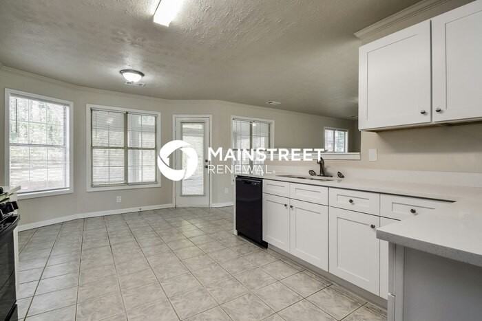 742 Riverlanding Dr - Photo 5 of 17