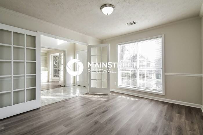 742 Riverlanding Dr - Photo 6 of 17