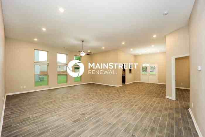 11415 Kilpatrick Ln - Photo 3 of 16