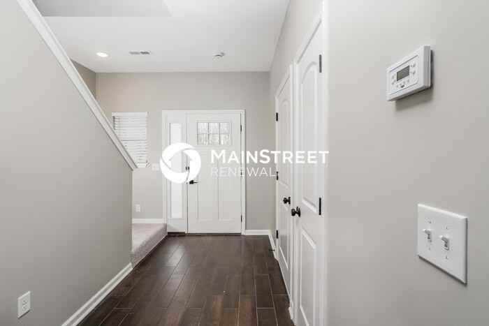 2070 S Sarah Dr - Photo 3 of 17