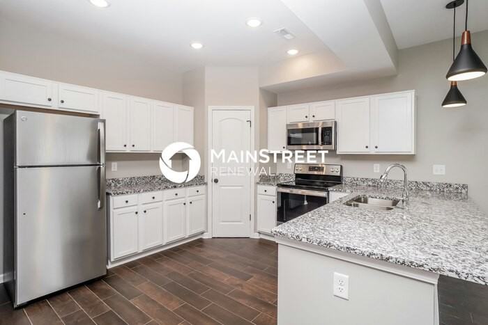 2070 S Sarah Dr - Photo 5 of 17