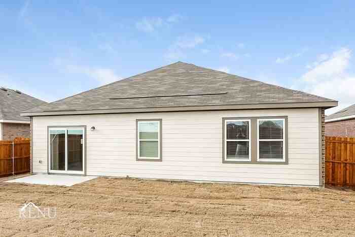788 Oakhurst Dr - Photo 3 of 37