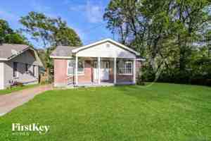 featured image of 690 N Willett St