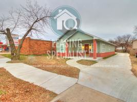 featured image of 212 N Flood Ave