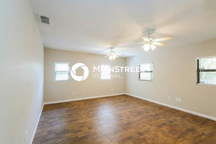 9933 Lake Dr - Photo 7 of 16