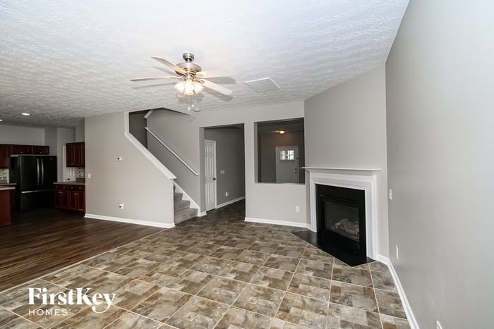 135 Parkmont Court - Photo 2 of 15