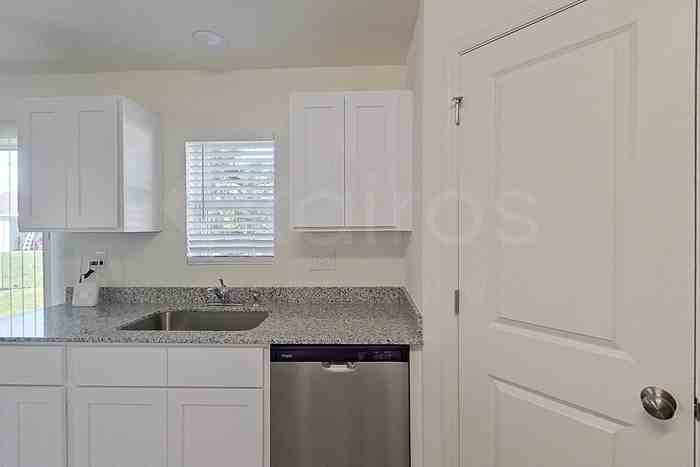 3641 Bath Ln - Photo 7 of 21