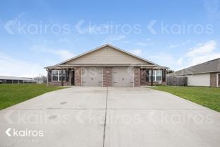 3893 E Thomas St #A - Photo 1 of 1
