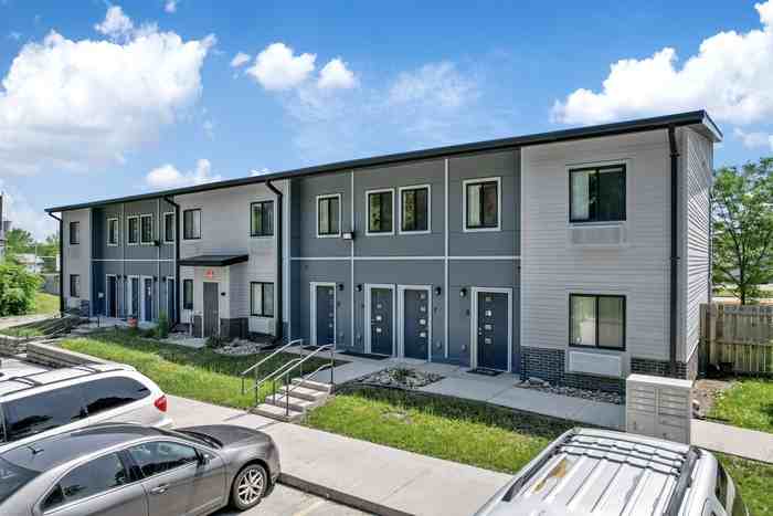 2249 Sw 9th St #6 - Photo 2 of 16