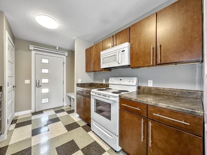 2249 Sw 9th St #6 - Photo 7 of 16