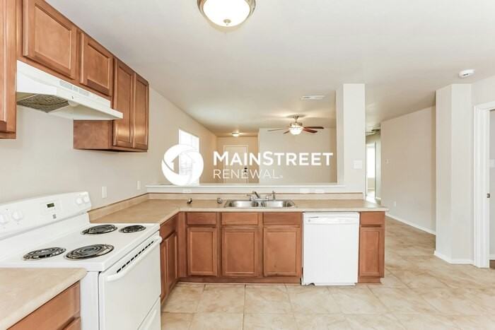 706 Lloyd St - Photo 4 of 16