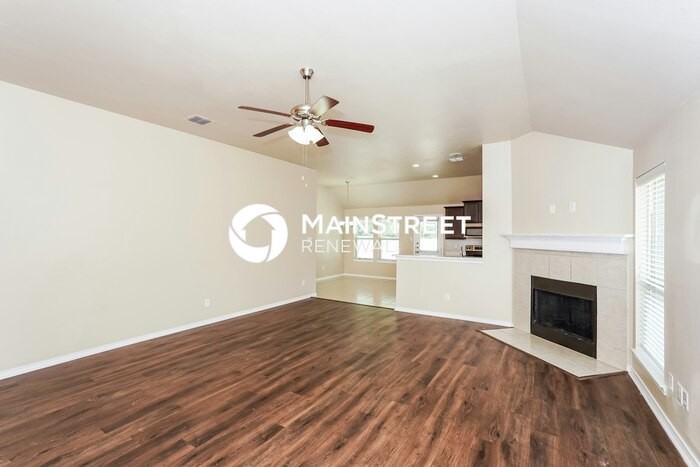 105 Richard Ln - Photo 3 of 15